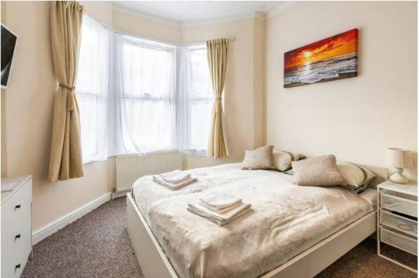 Lovely 1-Bedroom Condo Near The Sea Front 桑斯安 外观 照片