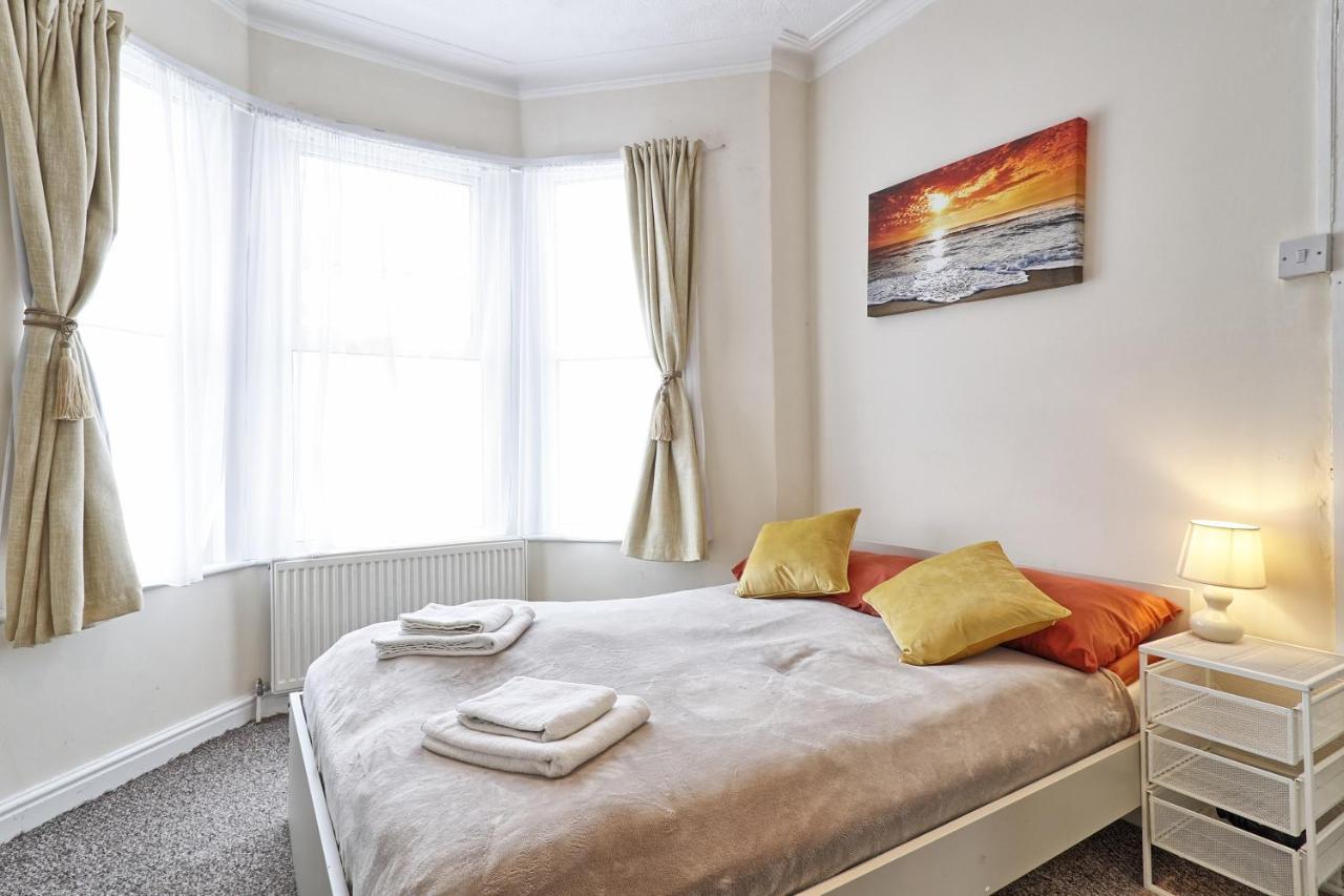 Lovely 1-Bedroom Condo Near The Sea Front 桑斯安 外观 照片